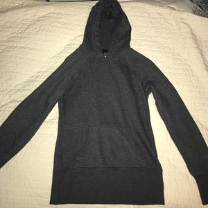 Reebok hooded pullover sweatshirt with pockets